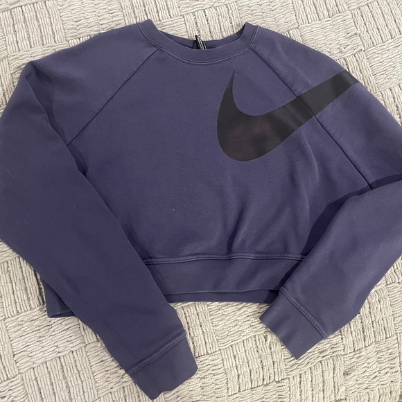 Women’s Nike Oversized Cropped Sweatshirt - Picture 1 of 1
